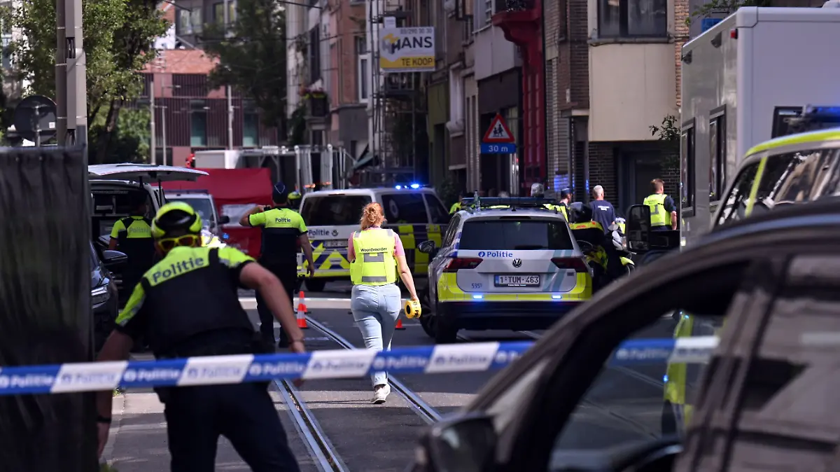 An dieser Stelle in Antwerpen (Belgien) stieß das Auto der Polizei mit dem Kind zusammen – es ist tot.
