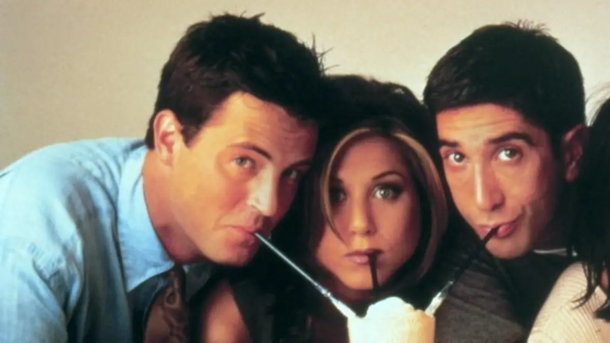 Friends (Friends, TV-Serie, USA 1994-2004) Matthew Perry, Jennifer Aniston, David Schwimmer, Courteney Cox, Matt LeBlanc, Lisa Kudrow (Season 1994/1995) / tv series, sitcom, Eisbecher, Eis essen, Strohhalm, auch: Courteney Cox Arquette /------- WICHTIG: Nutzung nur redaktionell mit Filmtitelnennung bzw. Berichterstattung über diesen Film. Buch- und Kalendernutzungen nur nach Absprache. --- IMPORTANT: To be used solely for editorial coverage of this specific motion picture/tv programme / RTG2