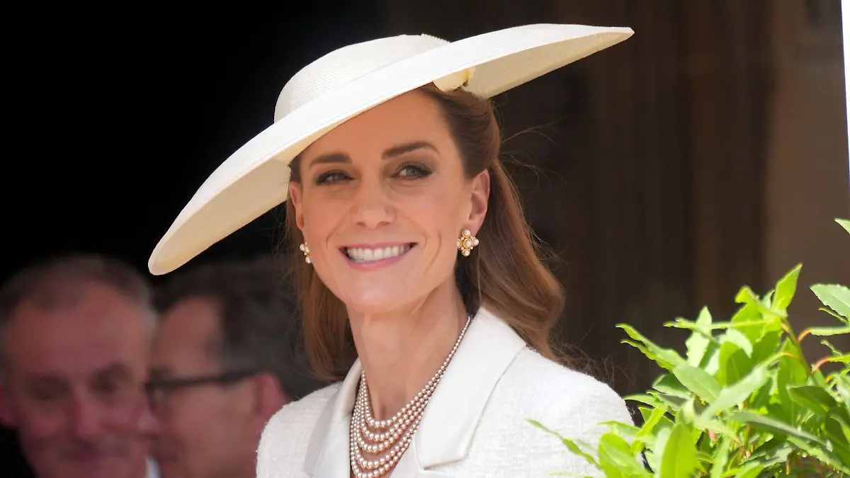 Herzogin Kate: Glanz & Güte für die Krone
