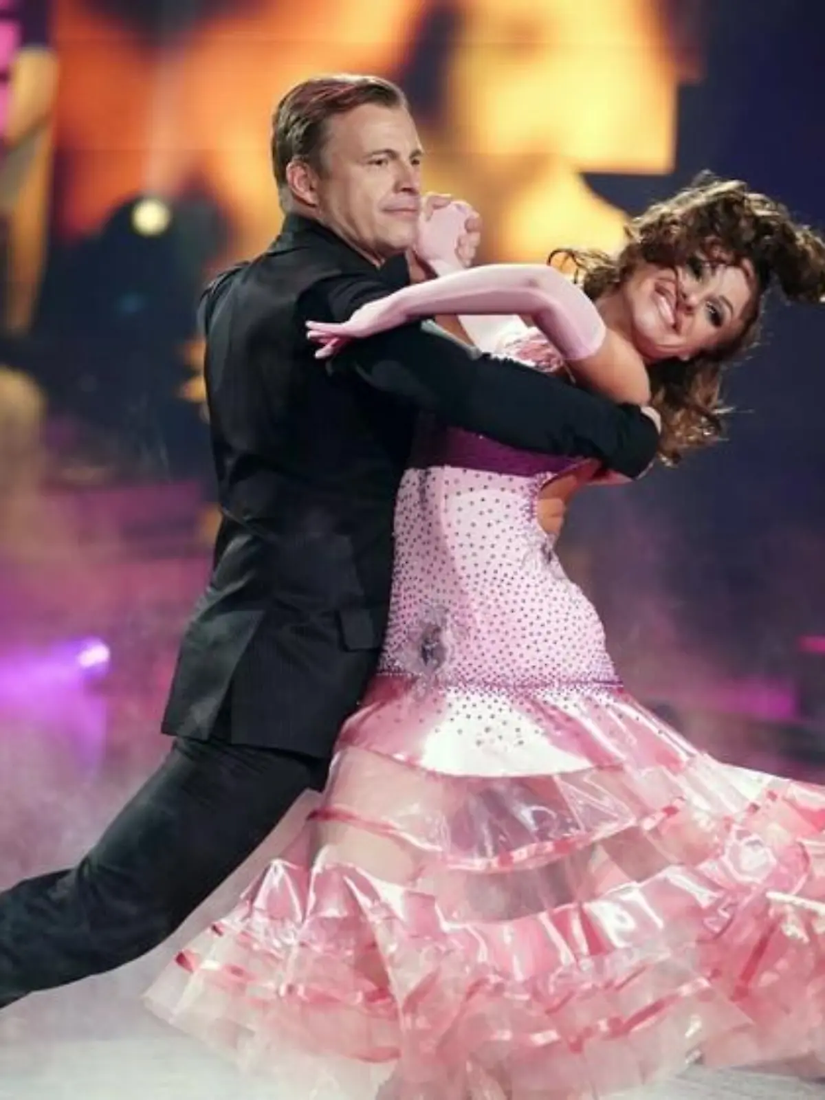 "Let's Dance": Discofox mit Absperrbändern und ein Befruchtungstanz