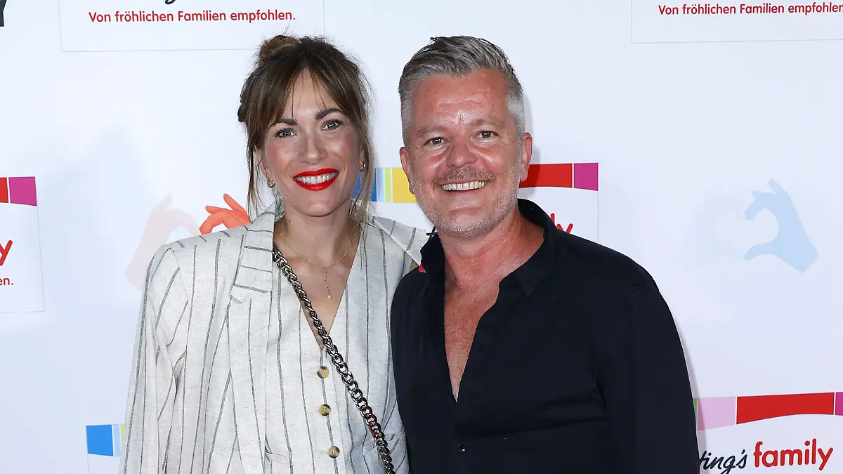 Shari und Andre Dietz bei der Ernstings Family Celebrate Diversity Fashion Show am 17.06.2025 in Hamburg Ernstings Family Fashion Show 2025 in Hamburg *** Shari and Andre Dietz at the Ernstings Family Celebrate Diversity Fashion Show on 17 06 2025 in Hamburg Ernstings Family Fashion Show 2025 in Hamburg PUBLICATIONxINxGERxSUIxAUTxONLY