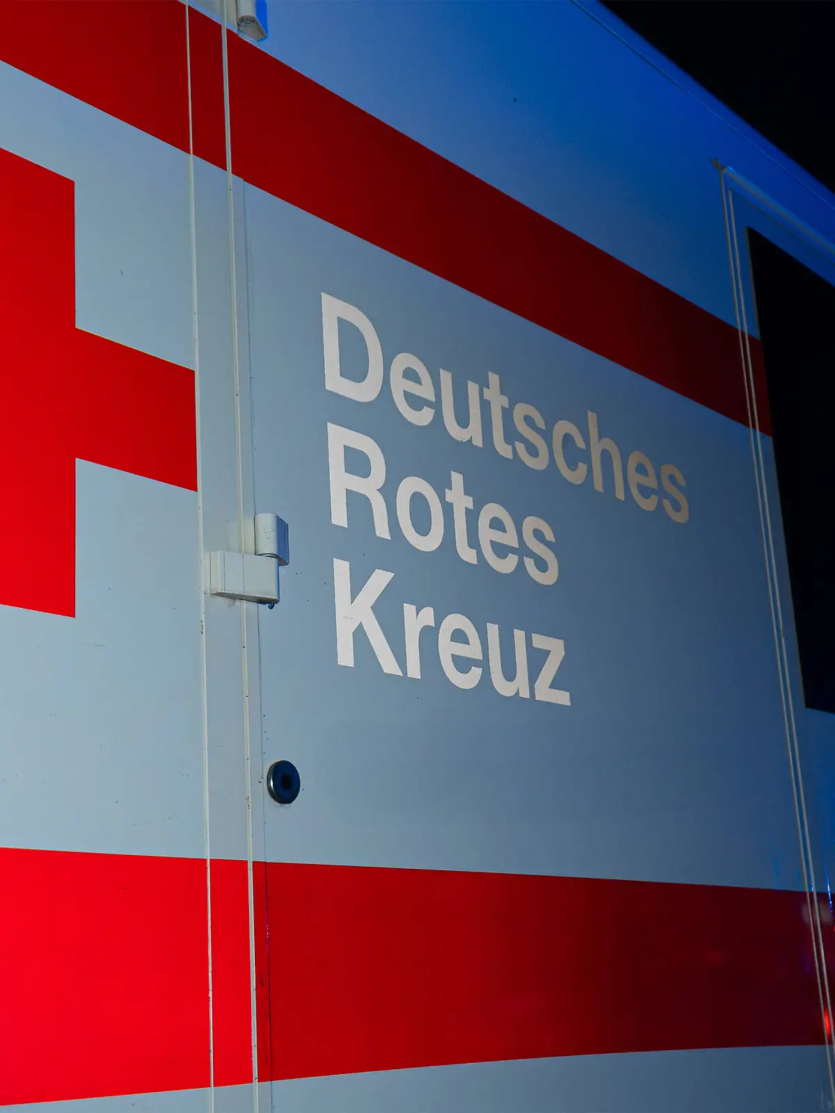 Bild zu: "Mann (56) stürzt aus drittem Stock – jetzt gibt es viele offene Fragen"