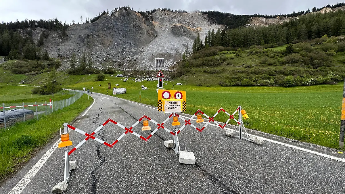 Riesige Felsmassen bedrohen Dorf Brienz
