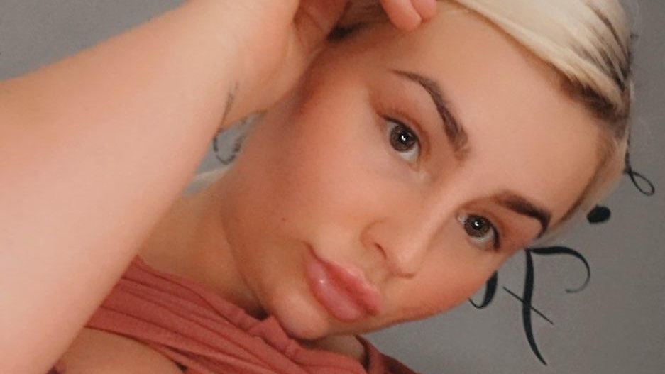 Sie erstach ihren Ex-Freund: OnlyFans-Model Abigail White beschwert