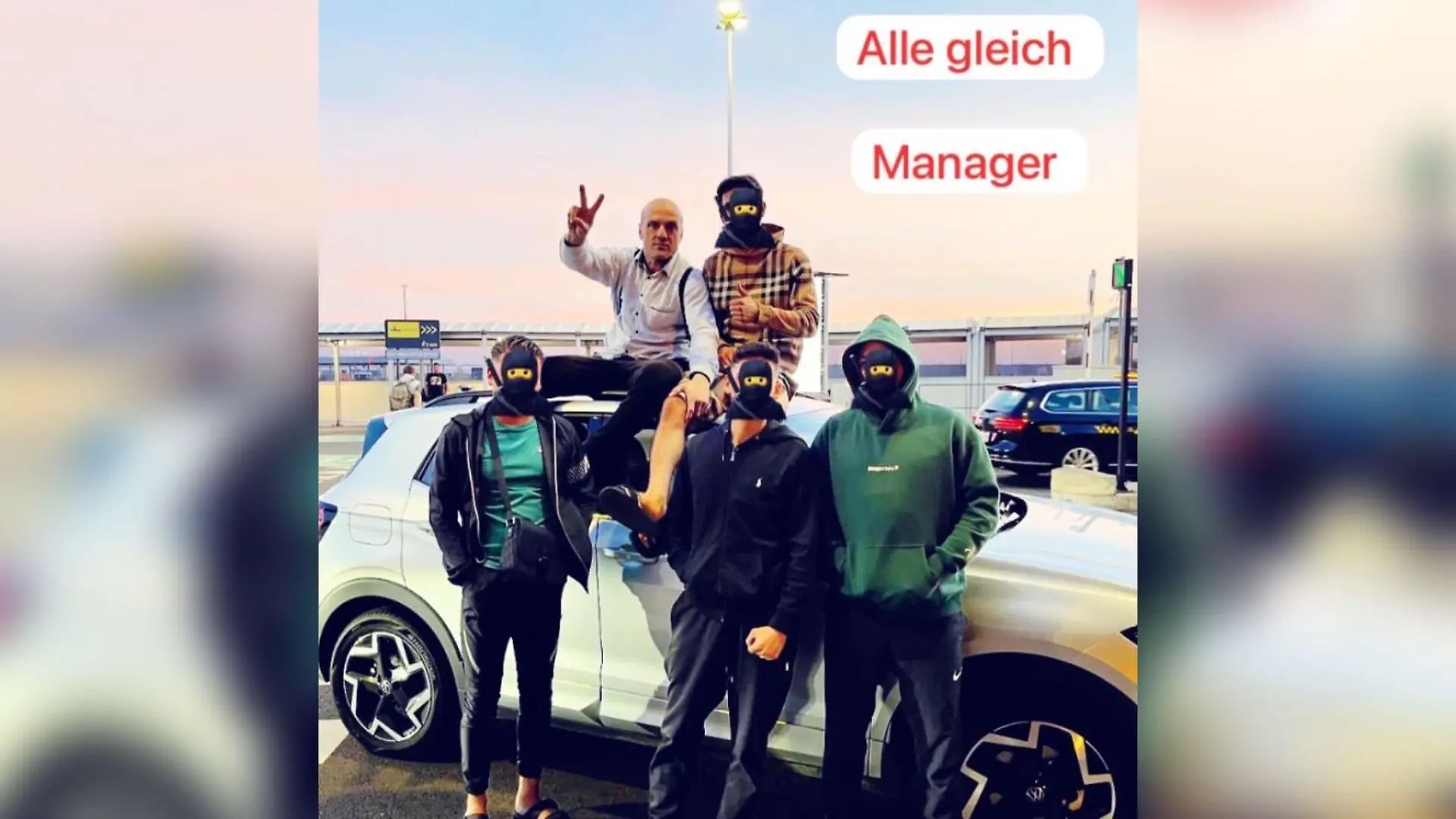 Ahmet A. (oben links) zeigt im TikTok-Stream das Peace-Zeichen – während er auf der Flucht vor der Polizei ist.