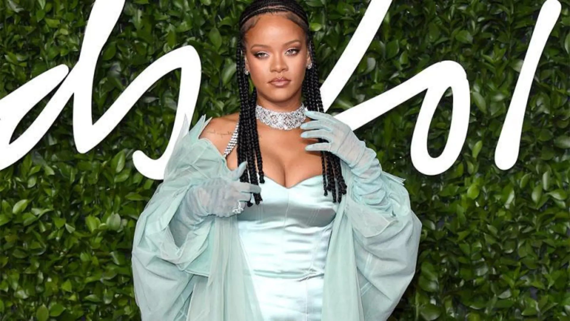 Rihanna präsentiert neue Fenty Beauty-Produkte