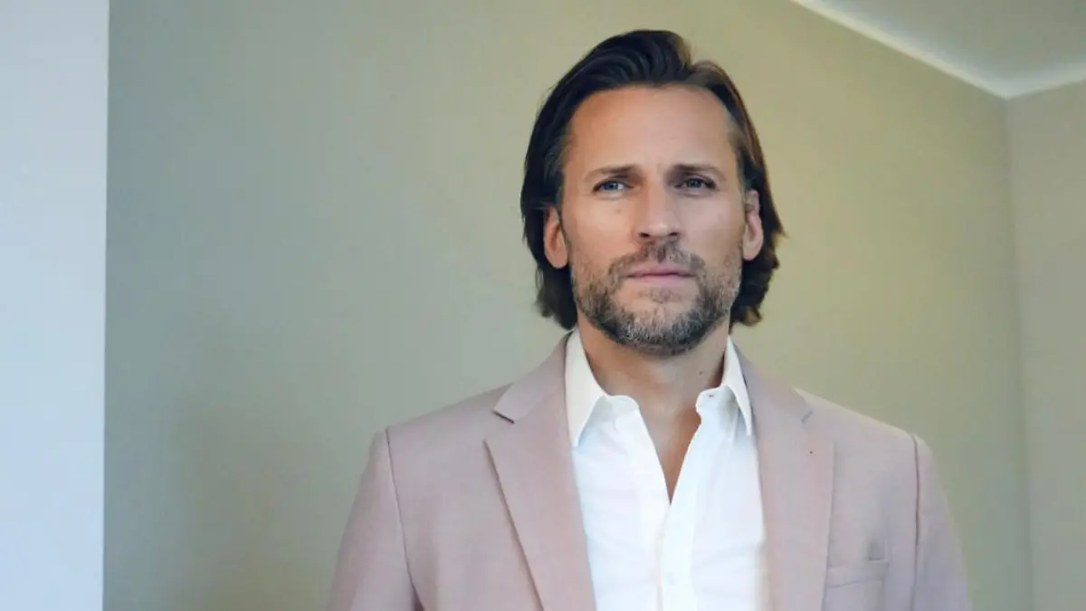So kann Christian auch aussehen, wenn der Düsseldorfer für seine Personal-Agentur unterwegs ist.
