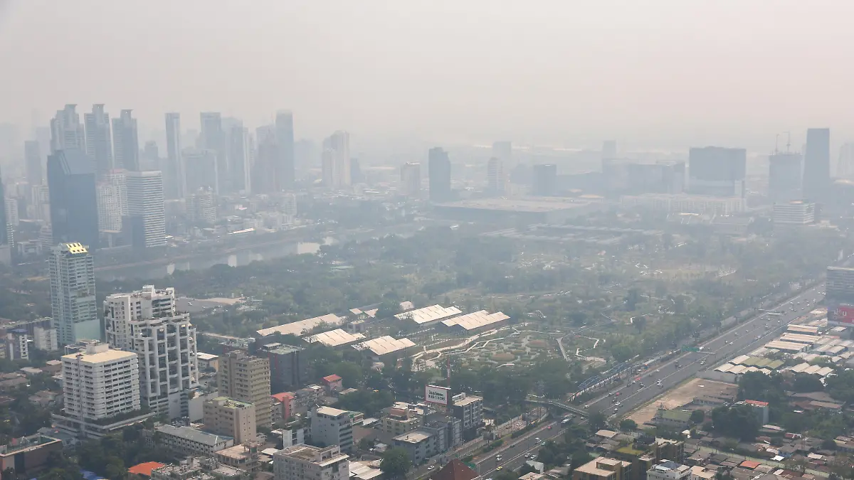 A view of the city amid air pollution in Bangkok, Thailand, February 2, 2023. REUTERS/Athit Perawongmetha