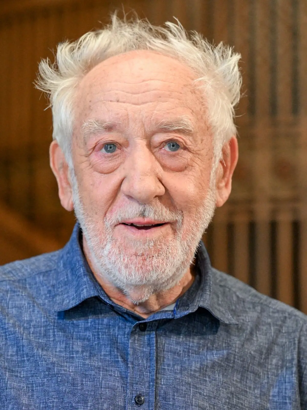 Bild zu: "Dieter Hallervorden verklagt Bundeskanzler Merz"