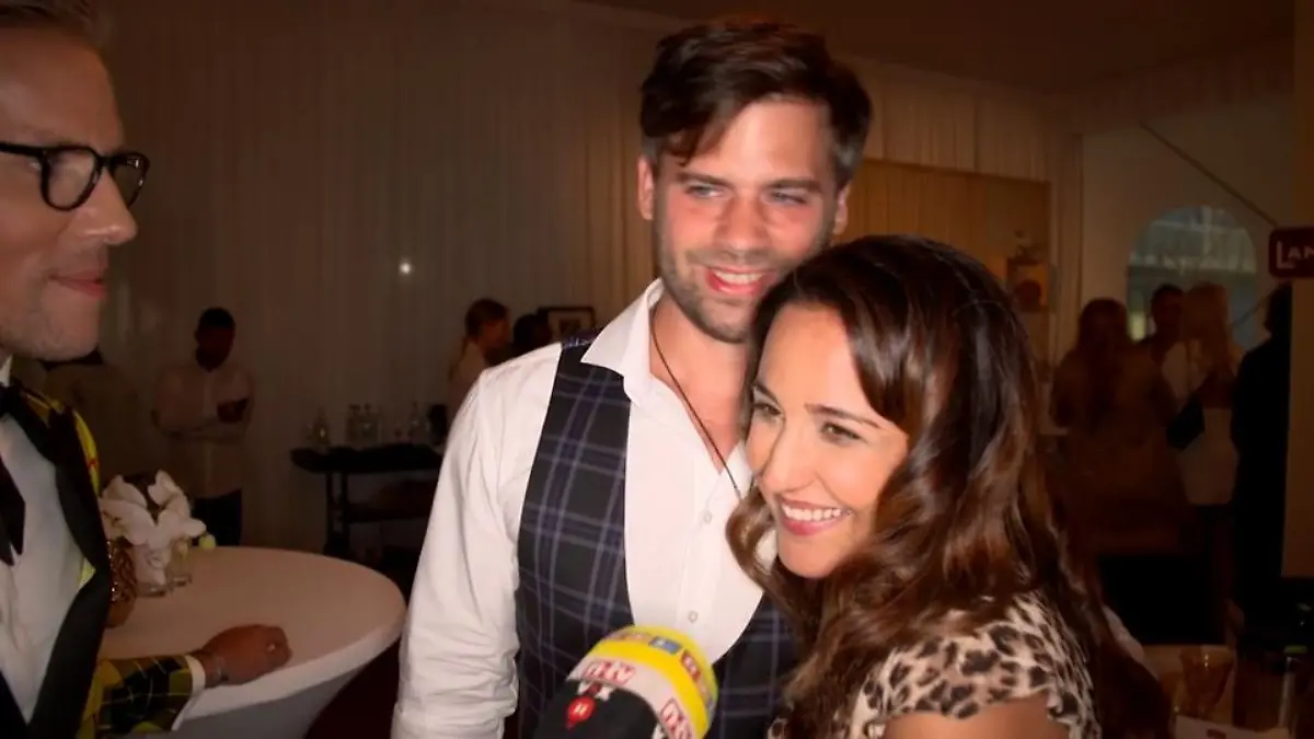 Nina Moghaddam ganz verliebt Pärchen-Interview mit ihrem Dominik