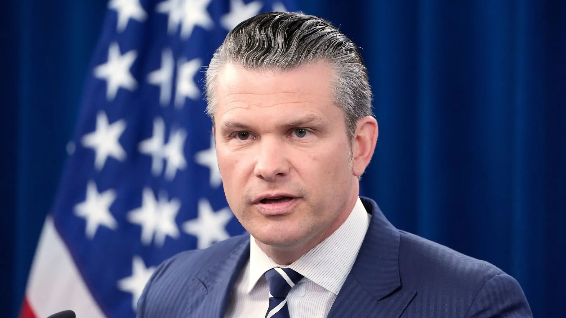 US-Verteidigungsminister Pete Hegseth spricht vom längsten Einsatz der Tarnkappenbomber seit 2001.