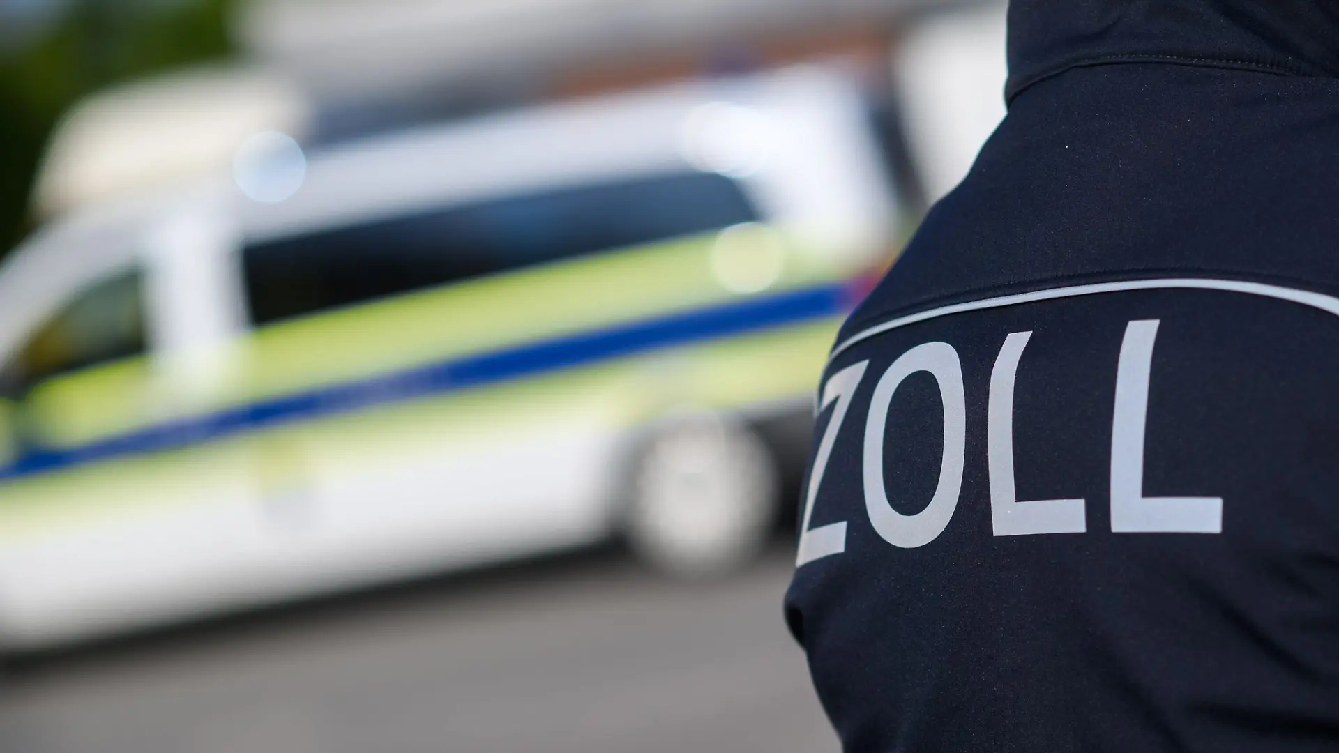 Bei Kontrollen zur Schwarzarbeit auf Baustellen hat der Zoll in Sachsen-Anhalt zahlreiche Verstöße festgestellt. (Symbolbild)