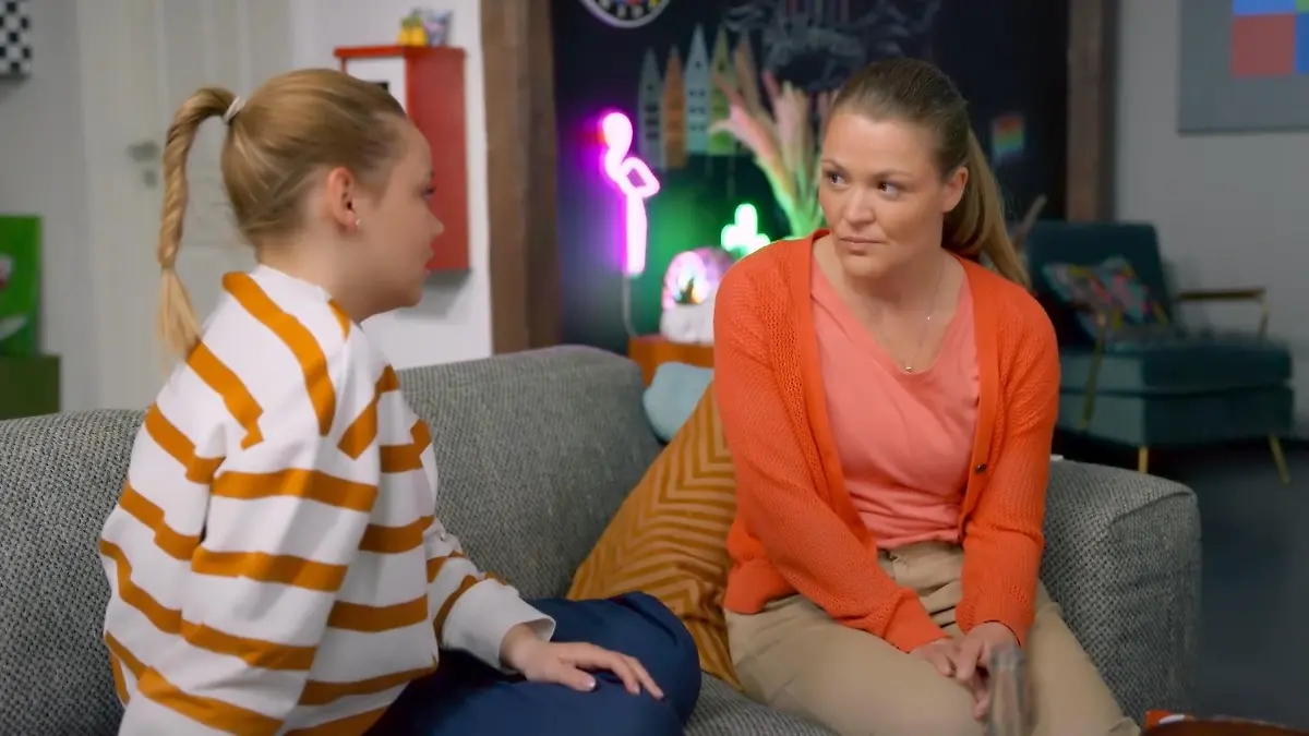 Nadine erkennt, dass Ronja durch Gunnar verunsichert wurde „Unter uns“-Folge vom 25.06.25 auf RTL+