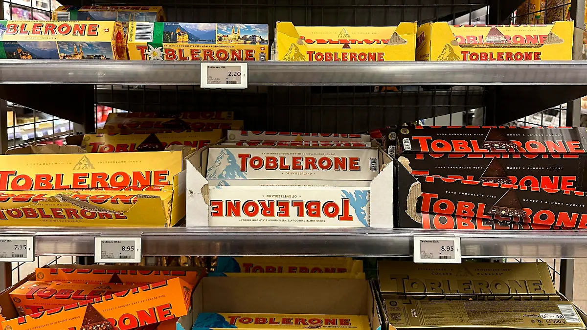 Toblerone without the Matterhorn. This is due to the fact that part of the production line has been moved abroad. In July 2023, Switzerland's most famous mountain will no longer be able to adorn the packaging of the iconic chocolate bar. It will disappear from the packaging, as the small triangular bar will no longer be produced exclusively in Switzerland. March 04 2023.//FRANCOISGLORIESCOM_FRANCOISGLORIESCOM_GLORIES0163/Credit:Francois Glories/SIPA/2303051214