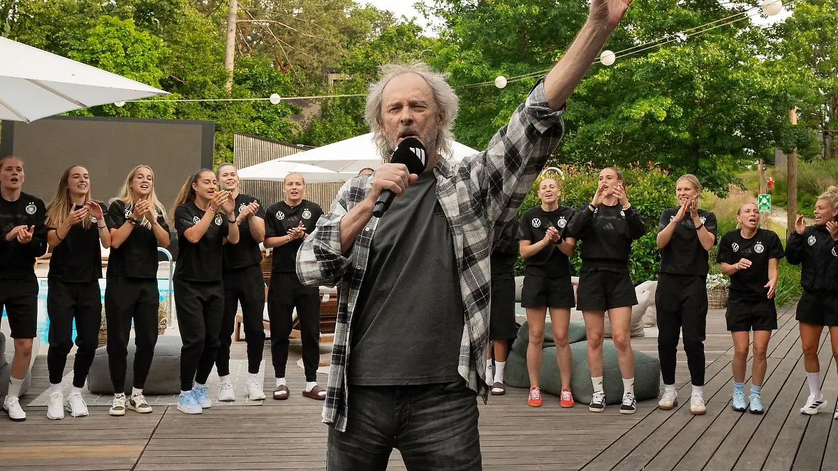 Wolfgang Petry macht Stimmung in Herzogenaurach.
