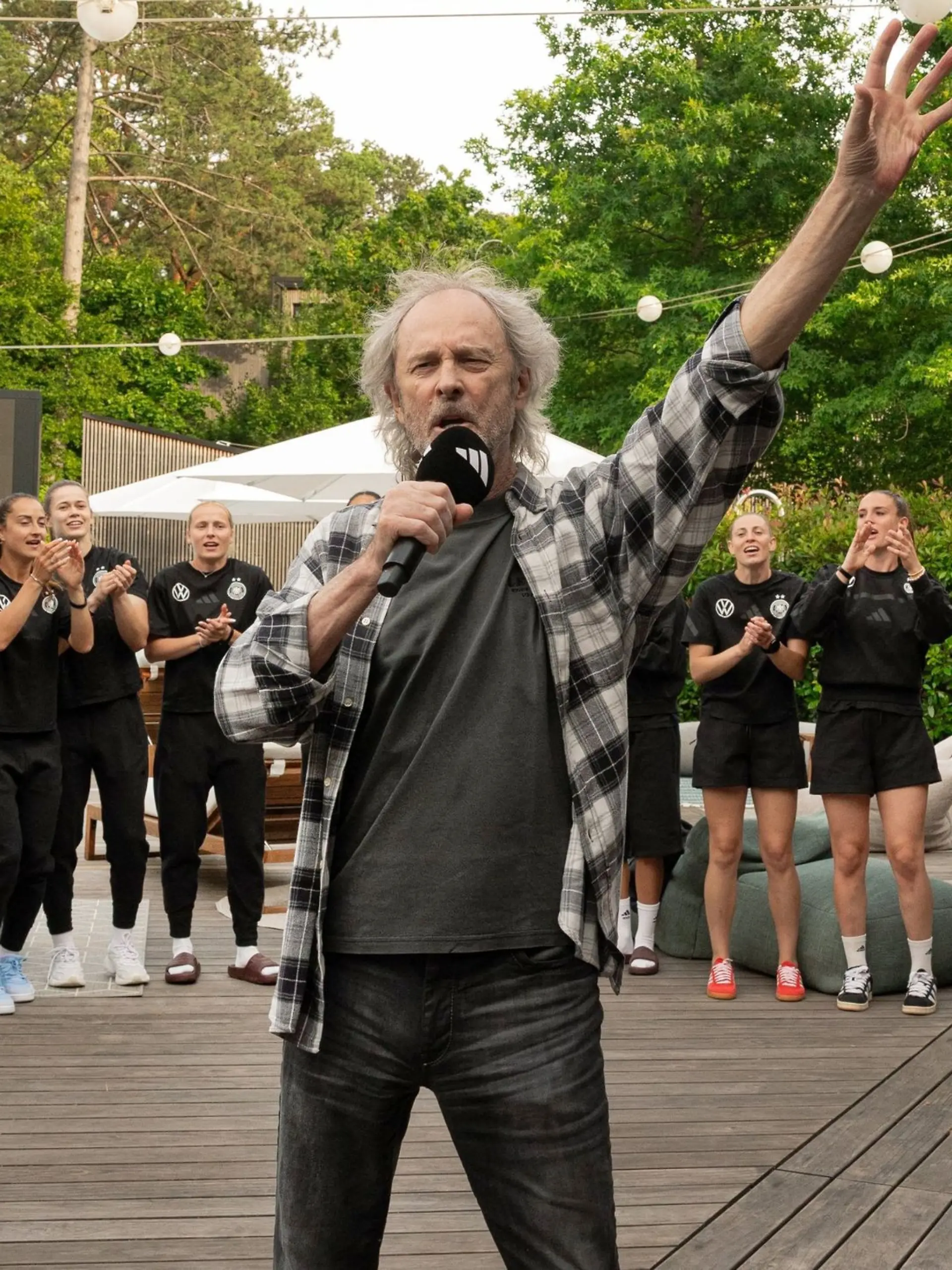 Bild zu: "Kult-Hit von Wolfgang Petry wird Team-Hymne unserer DFB-Frauen"