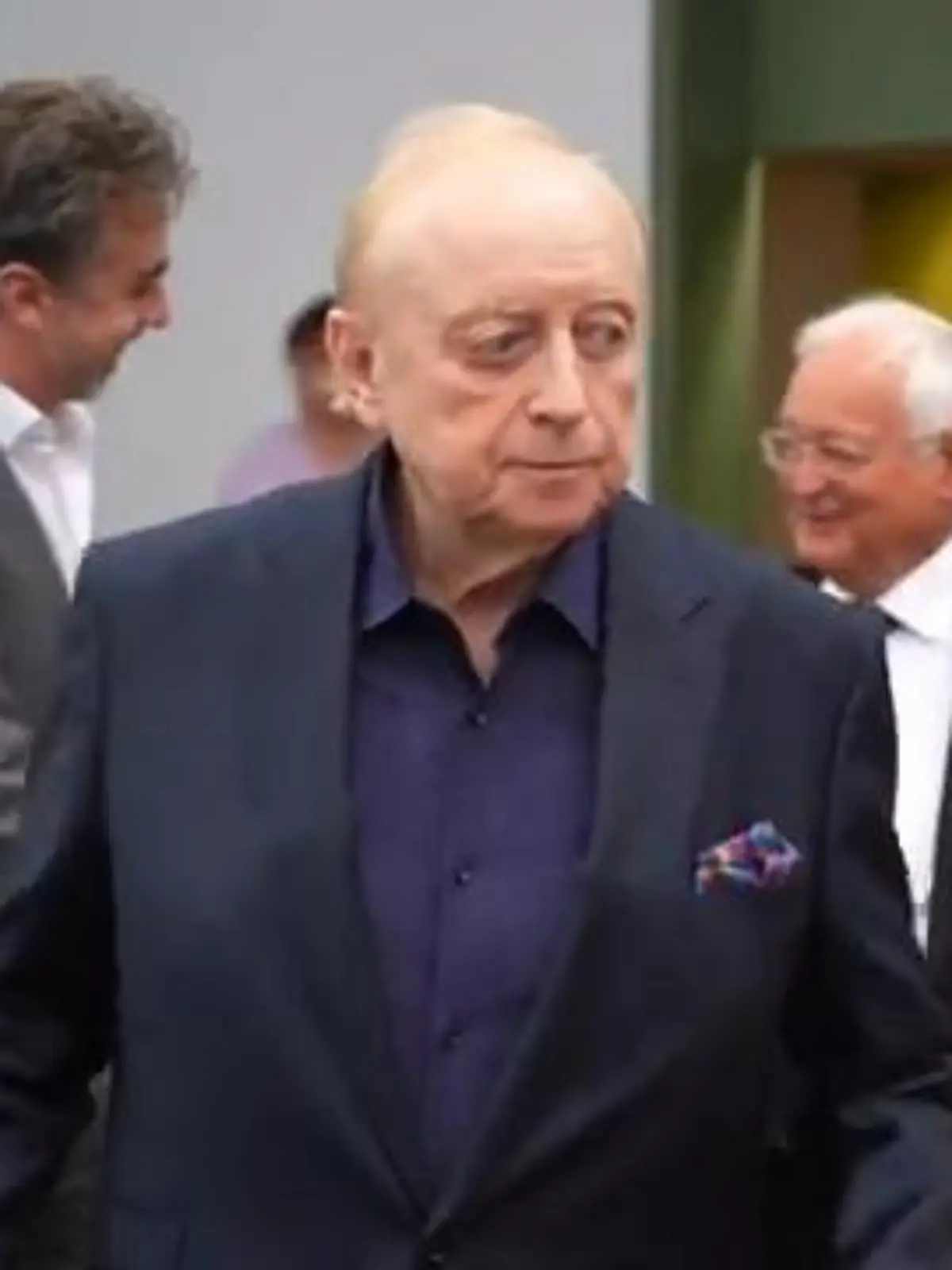 Bild zu: "Star-Koch geht Deal ein: Schwerkranker Alfons Schuhbeck legt Geständnis ab"