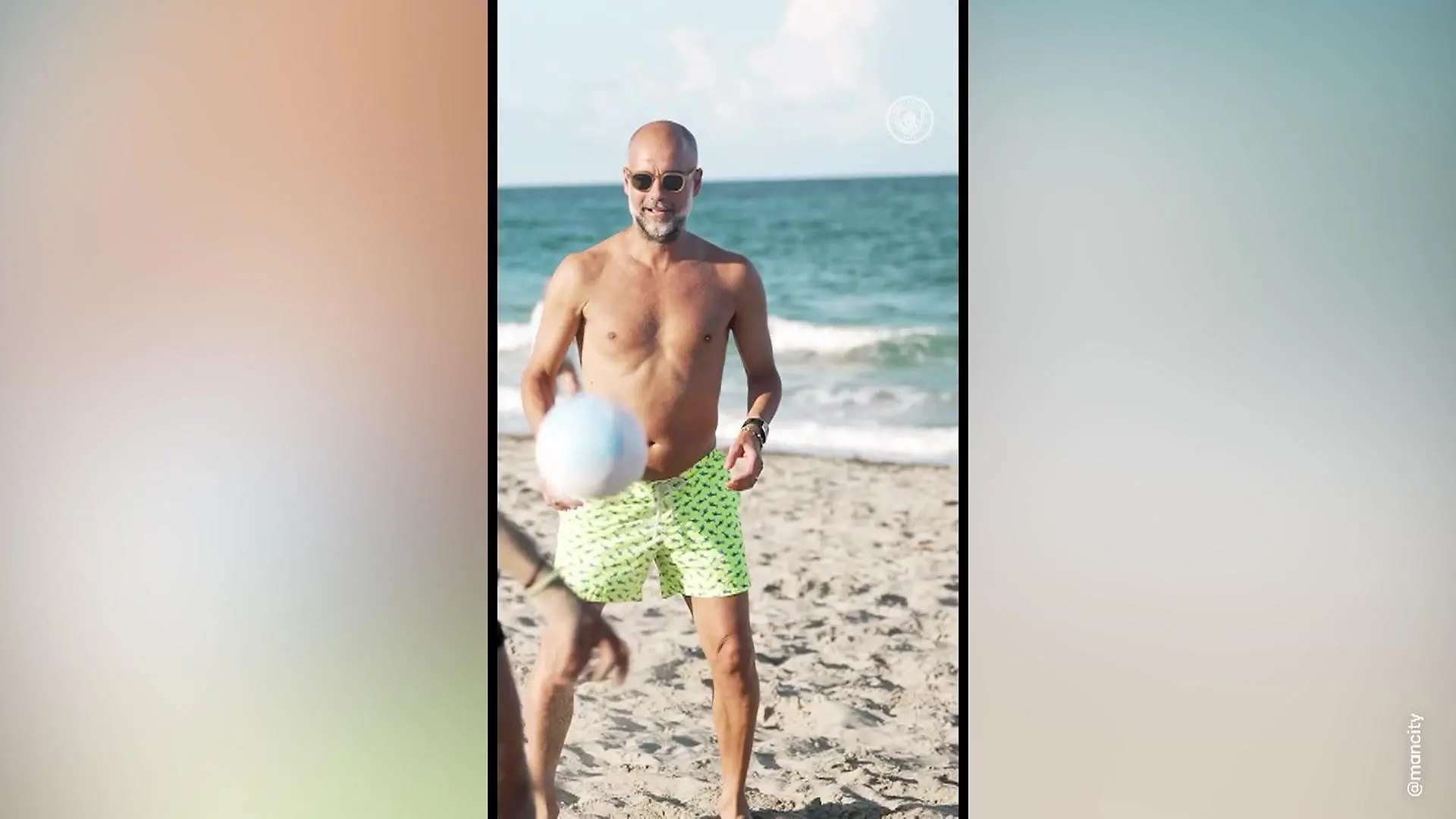 Guardiola kickt mit Man-City-Stars oben ohne am Strand Trainer-Ikone beweist Ballgefühl