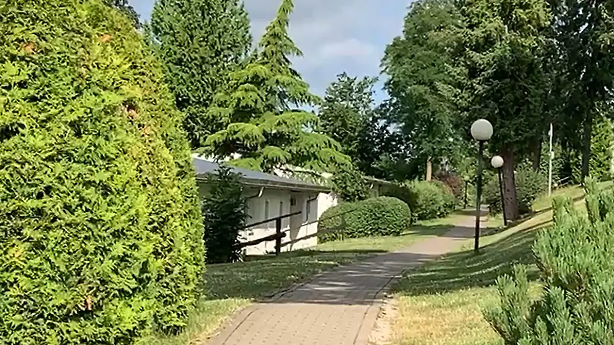 In dieser Ferienanlage wohnte die 13-Jährige mit ihren Sozialarbeitern.