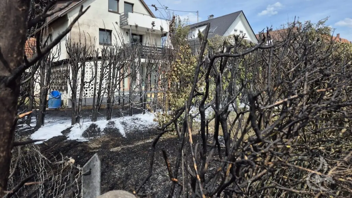 Die Feuerwehr konnte Schlimmeres verhindern – das Wohnhaus blieb verschont.