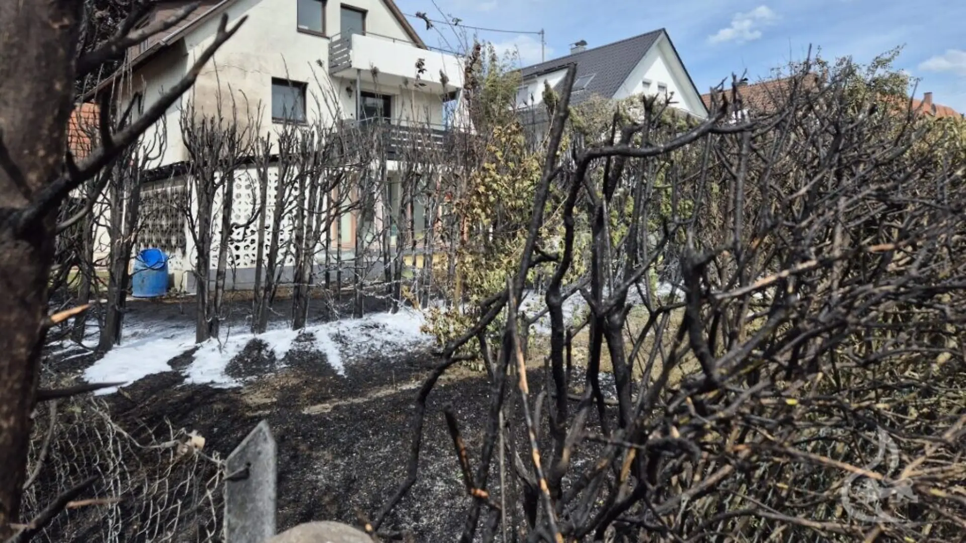 Die Feuerwehr konnte Schlimmeres verhindern – das Wohnhaus blieb verschont.