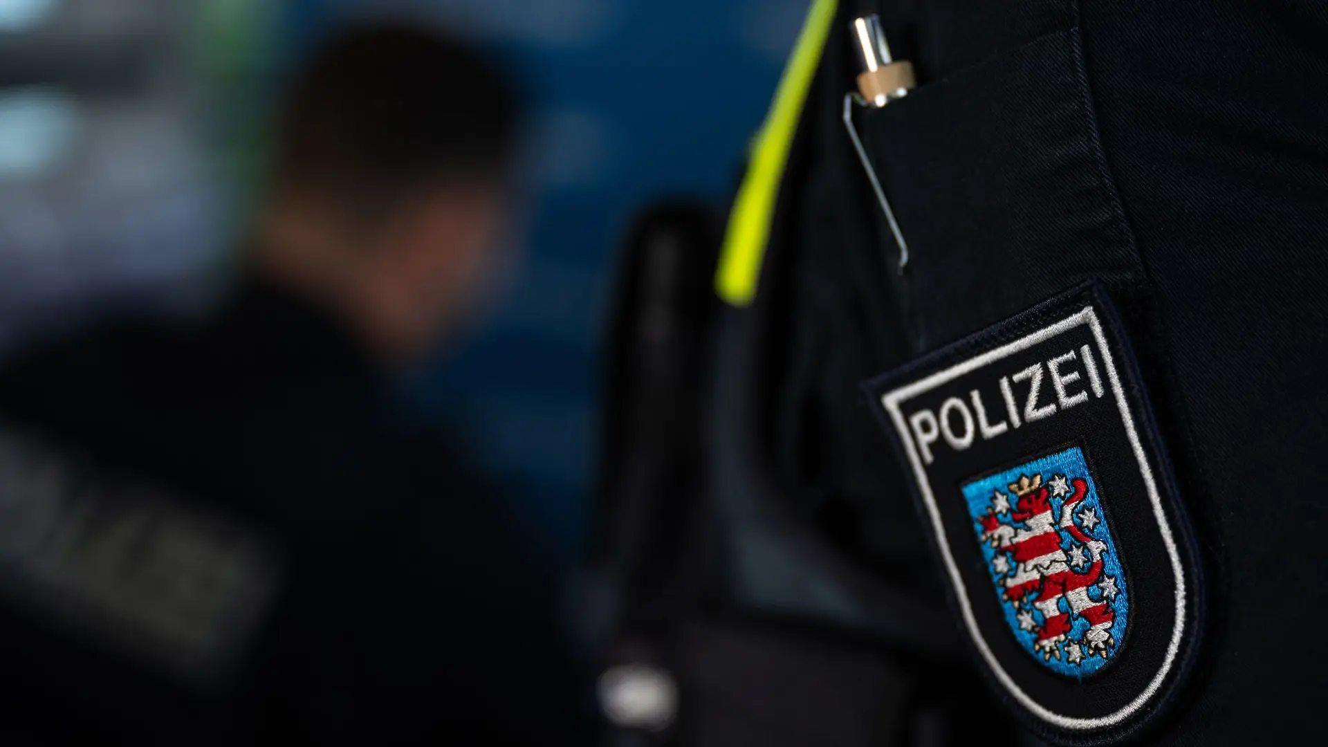 Nach den Missbrauchsvorwürfen gegen einen 63-jährigen Lehrer in Erfurt ist nun auch der zweite Verdächtigte festgenommen worden. Es handelt sich um einen 57-jährigen Lehrer. (Archiv-Symbolfoto)