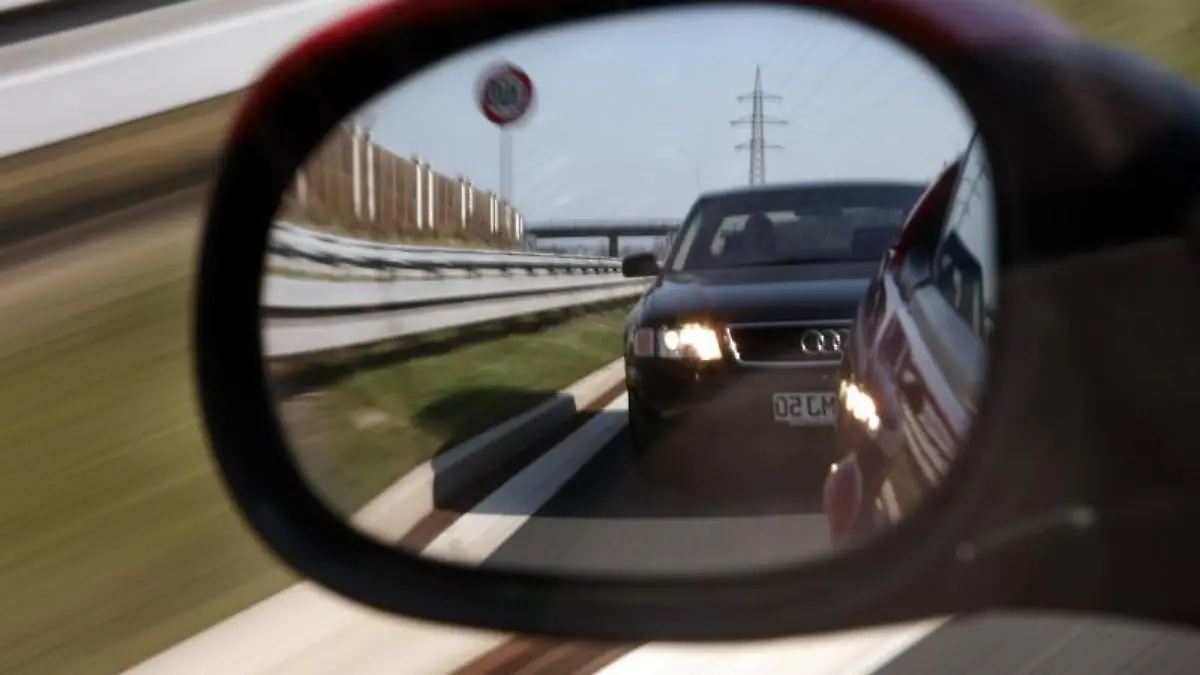 Drängler auf der Autobahn