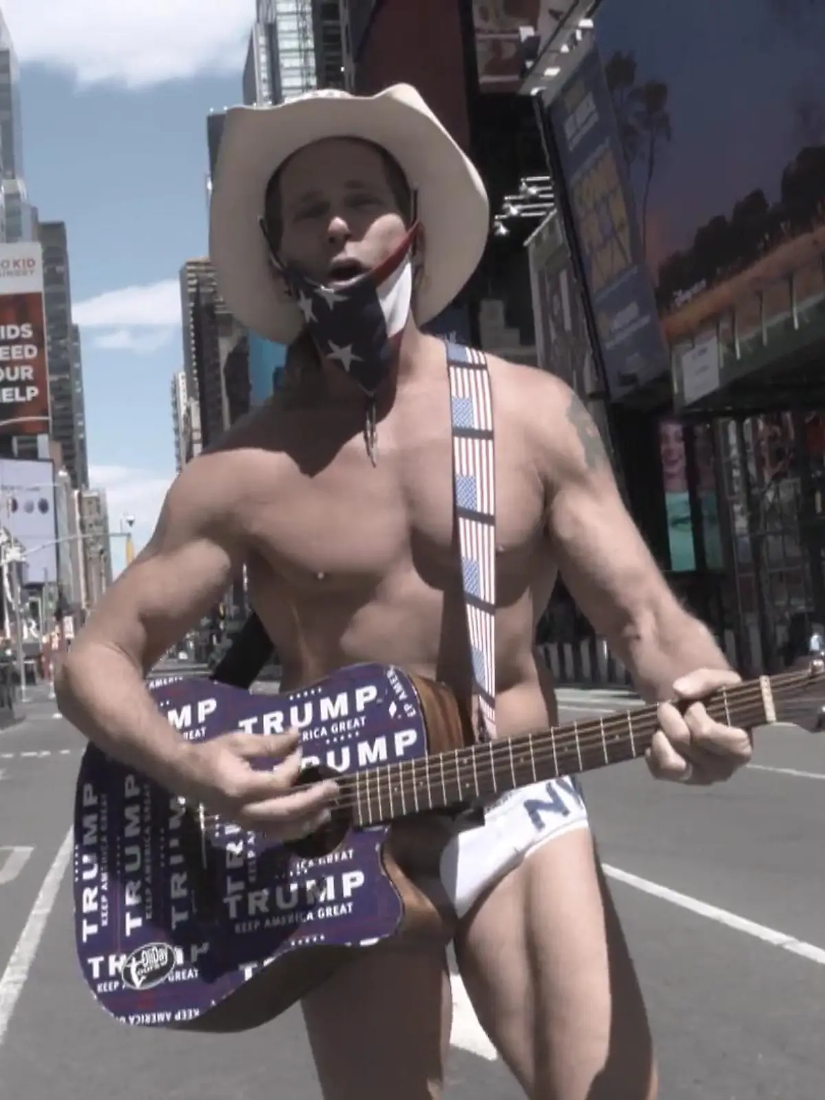 Bild zu: "So geht's dem "Naked Cowboy" jetzt"