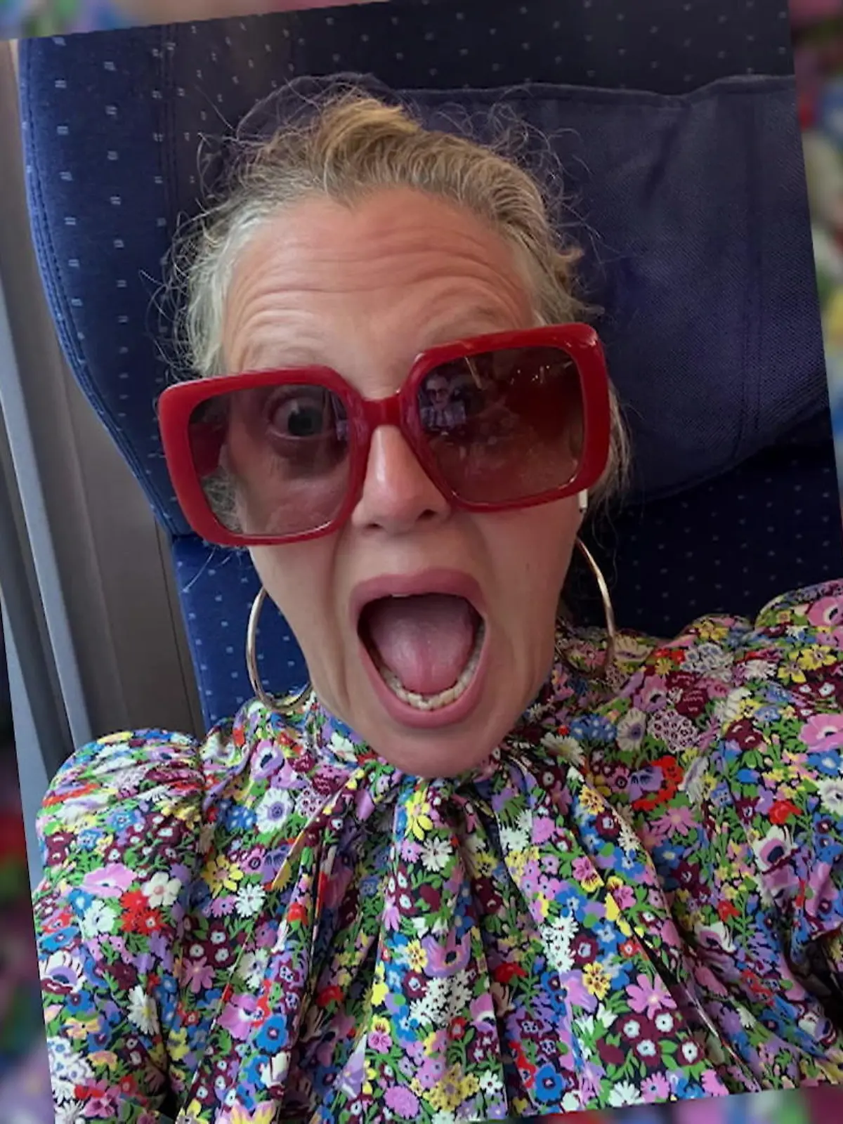 Bild zu: "Barbara Schöneberger legt sich mit der Deutschen Bahn an"
