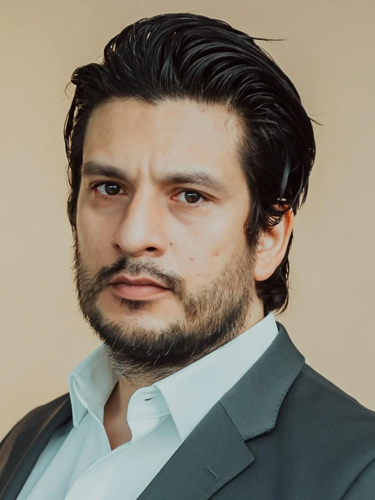 Francisco Medina spielt „Maximilian von Altenburg”

+++ Die Verwendung des sendungsbezogenen Materials ist nur mit dem Hinweis und Verlinkung auf RTL+ gestattet. +++