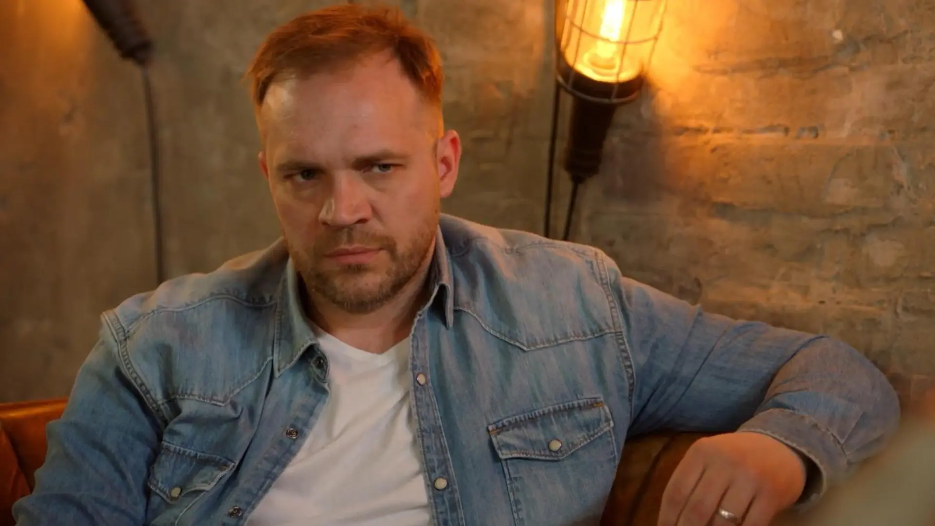 Bei Erik regt sich ein Funken Eifersucht GZSZ-Folge 8308 vom 4. Juli 2025 im TV