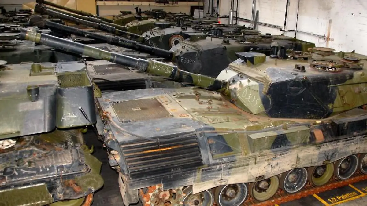 In einer Halle wie dieser wurde der Panzer gewartet
