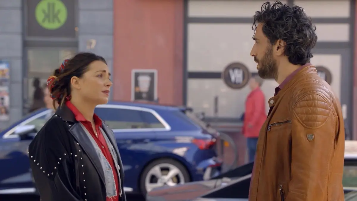 Tobias (Jan Kittmann) und Emily (Anne Menden) 