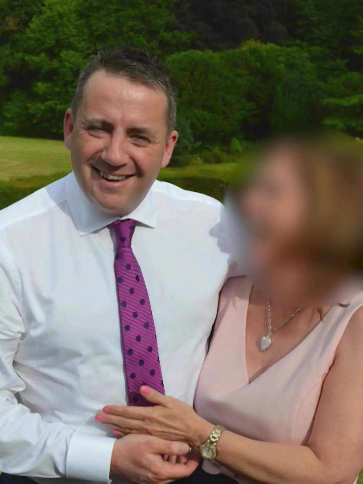 Bild zu: "TV-Star redet täglich mit ermordeten Töchtern und Frau"