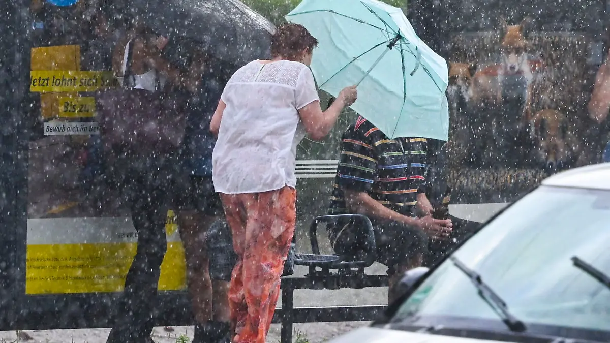 Zum zweiten Mal binnen einer Woche zog ein Unwetter über Berlin und Brandenburg.