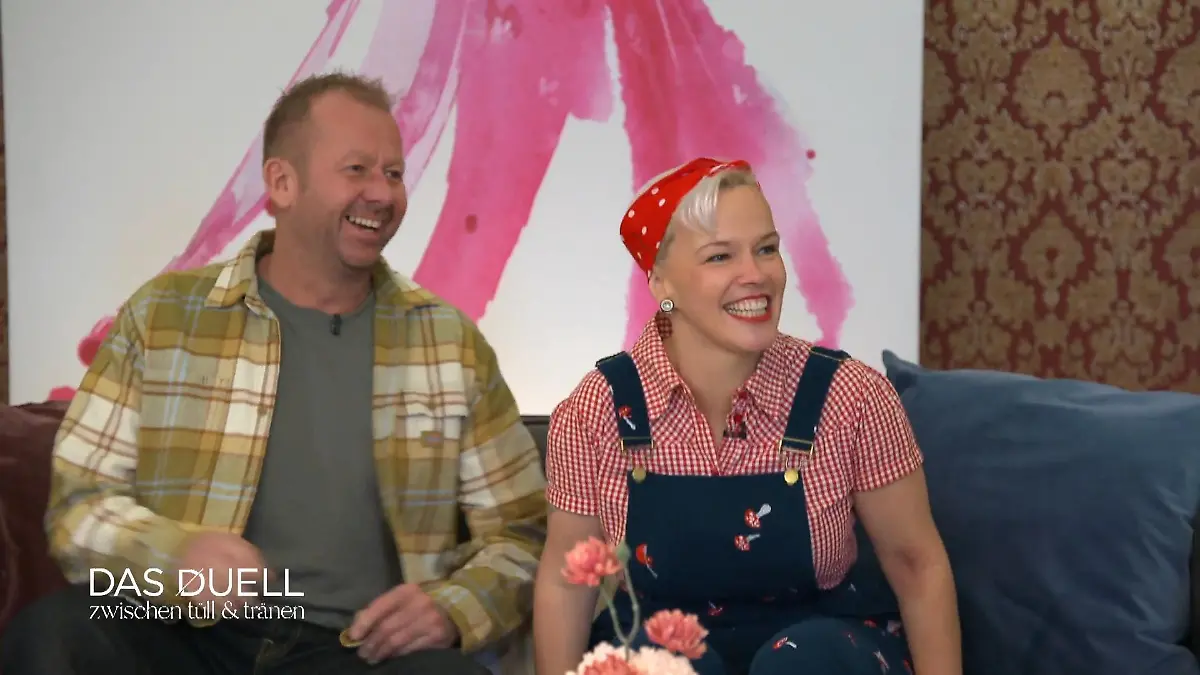 Braut Bea sucht mit ihrem Mann das perfekte 50er-Kleid Der Gatte muss dabei sein