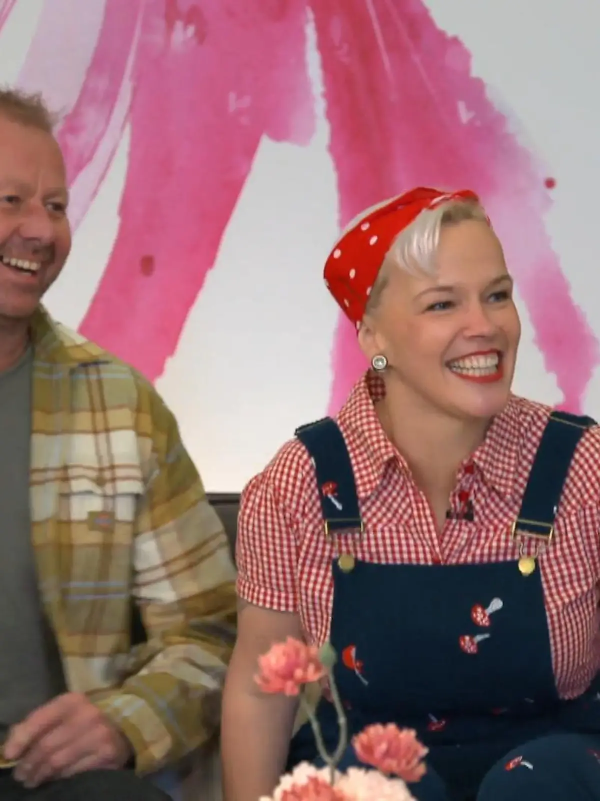 Bild zu: "Braut Bea sucht mit ihrem Mann das perfekte 50er-Kleid"