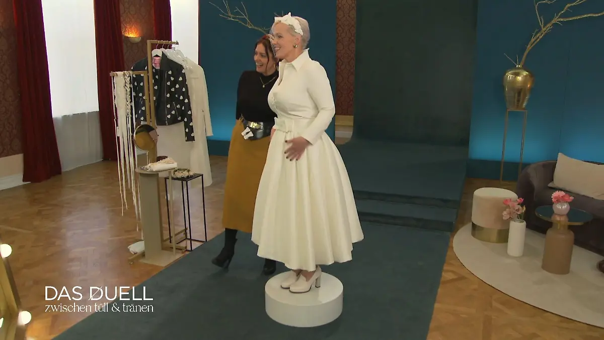 Das dritte Kleid macht Bea sprachlos Ein rockig-elegantes Kleid