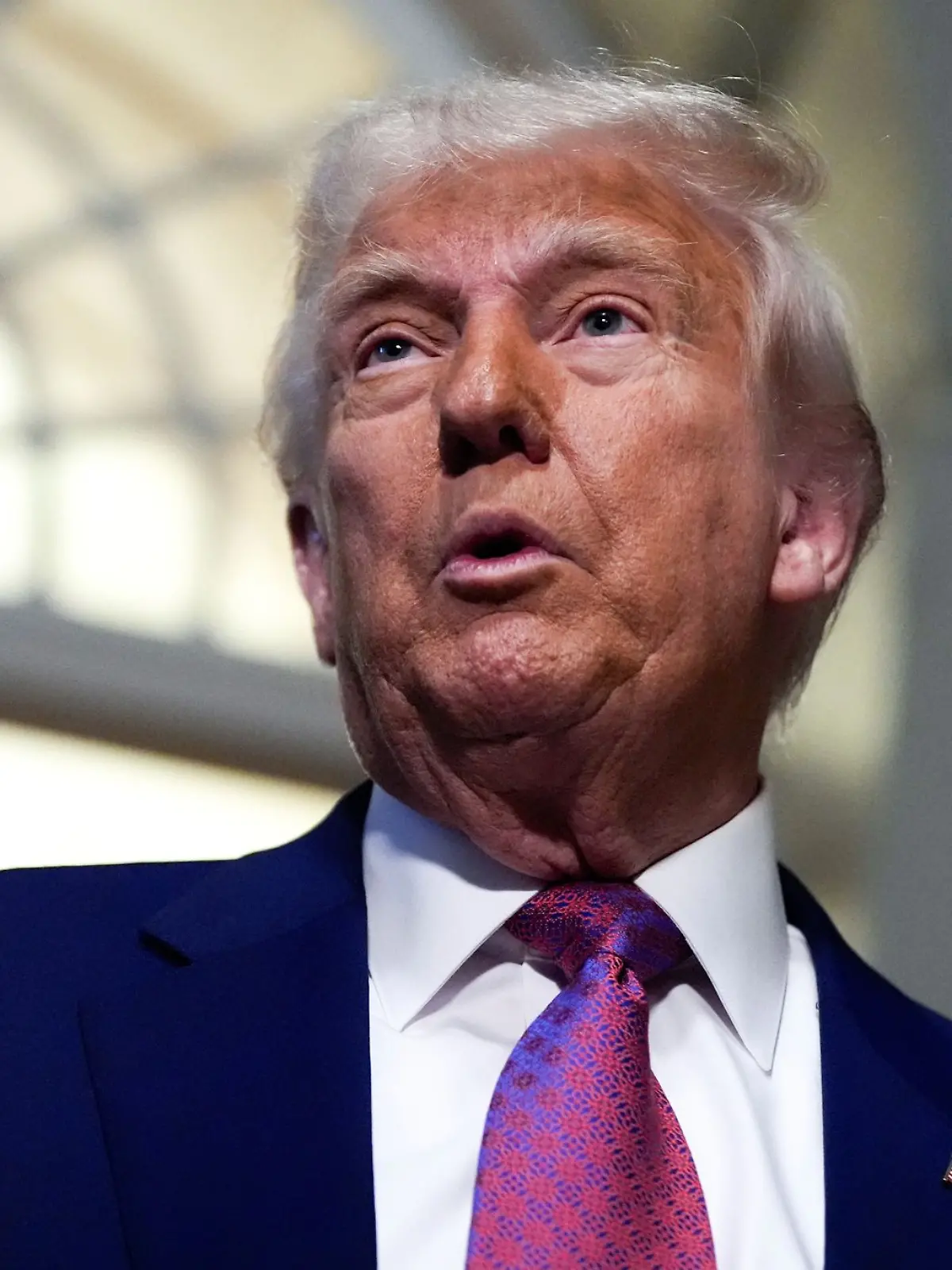 Bild zu: "Neue Abschiebe-Haftanstalt in den USA – Trump besucht „Alligator Alcatraz”"