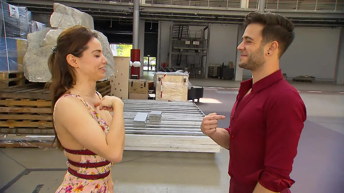 Fragespiel mit Kathrin & Tijan und Christina & Luca Wie gut kennen sich die "Let's Dance"-Paare?