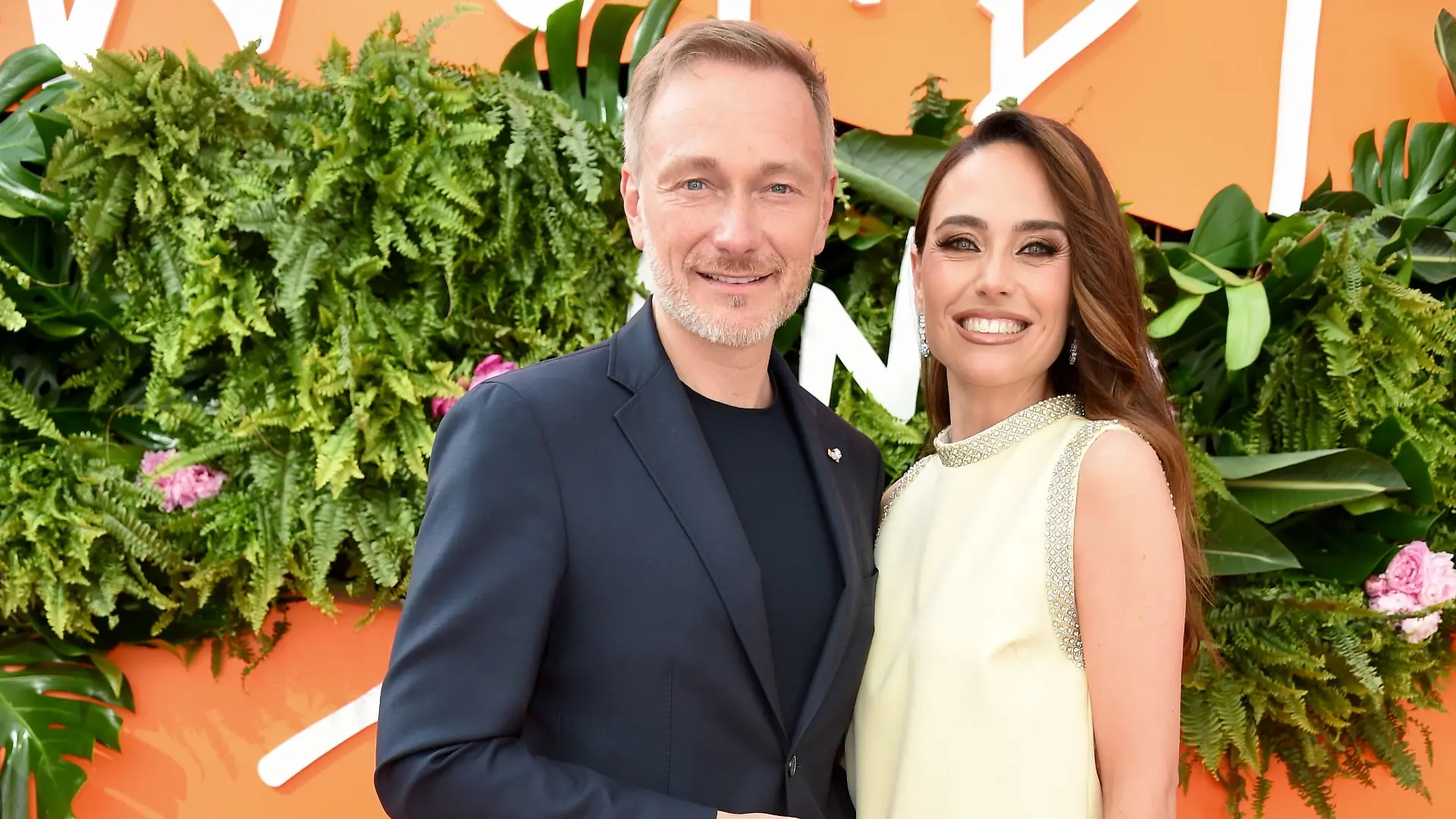 Christian Lindner und Franca Lehfeldt zeigen sich zum ersten mal gemeinsam, seit der Geburt ihrer Tochter.