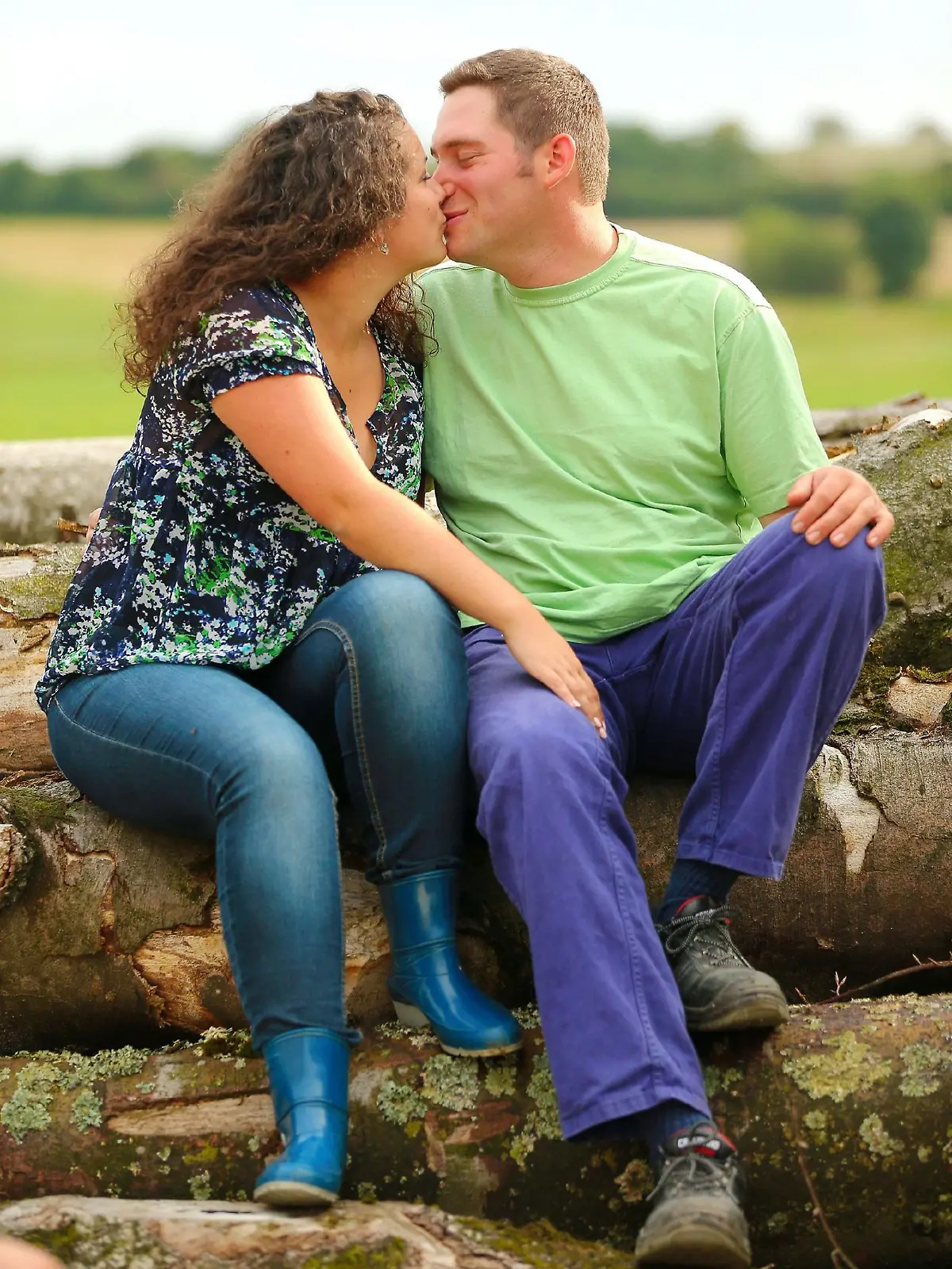 Oh là là, da hat Amor mitten ins Herz getroffen! Im Herbst 2013 lernte der Luxemburger Guy seine Victoria bei "Bauer sucht Frau" kennen und lieben. Nach Guys Heiratsantrag im Dezember 2014 geben die beiden sich nun in seiner Heimat das Ja-Wort.