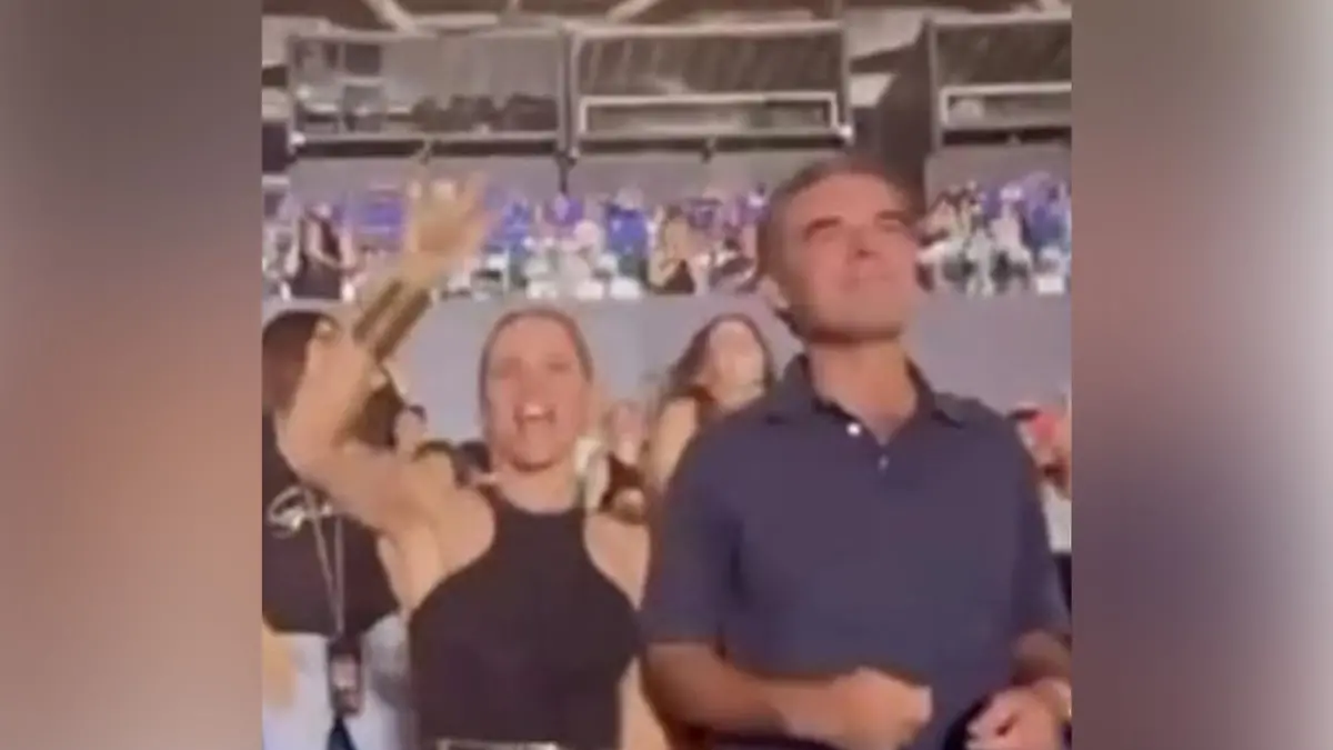 Michelle Hunziker und Nino Tronchetti Provera auf einem Konzert.
