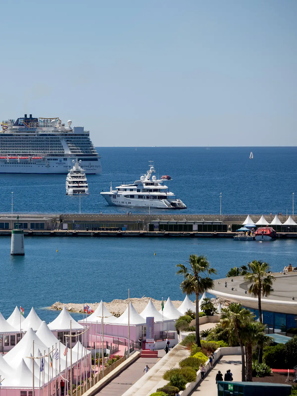 Bild zu: "Cannes bremst Kreuzfahrtschiffe radikal aus  "