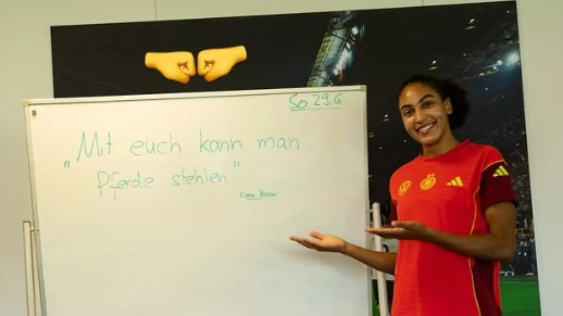 Jetzt also doch: Mit Nationalspielerin Cora Zicai kann man Pferde stehlen.