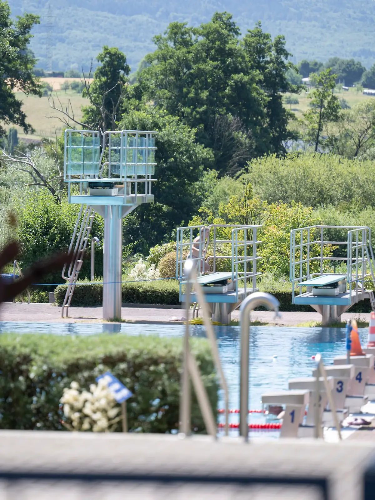 Bild zu: "Innenminister: Schwimmbadtäter abschieben"