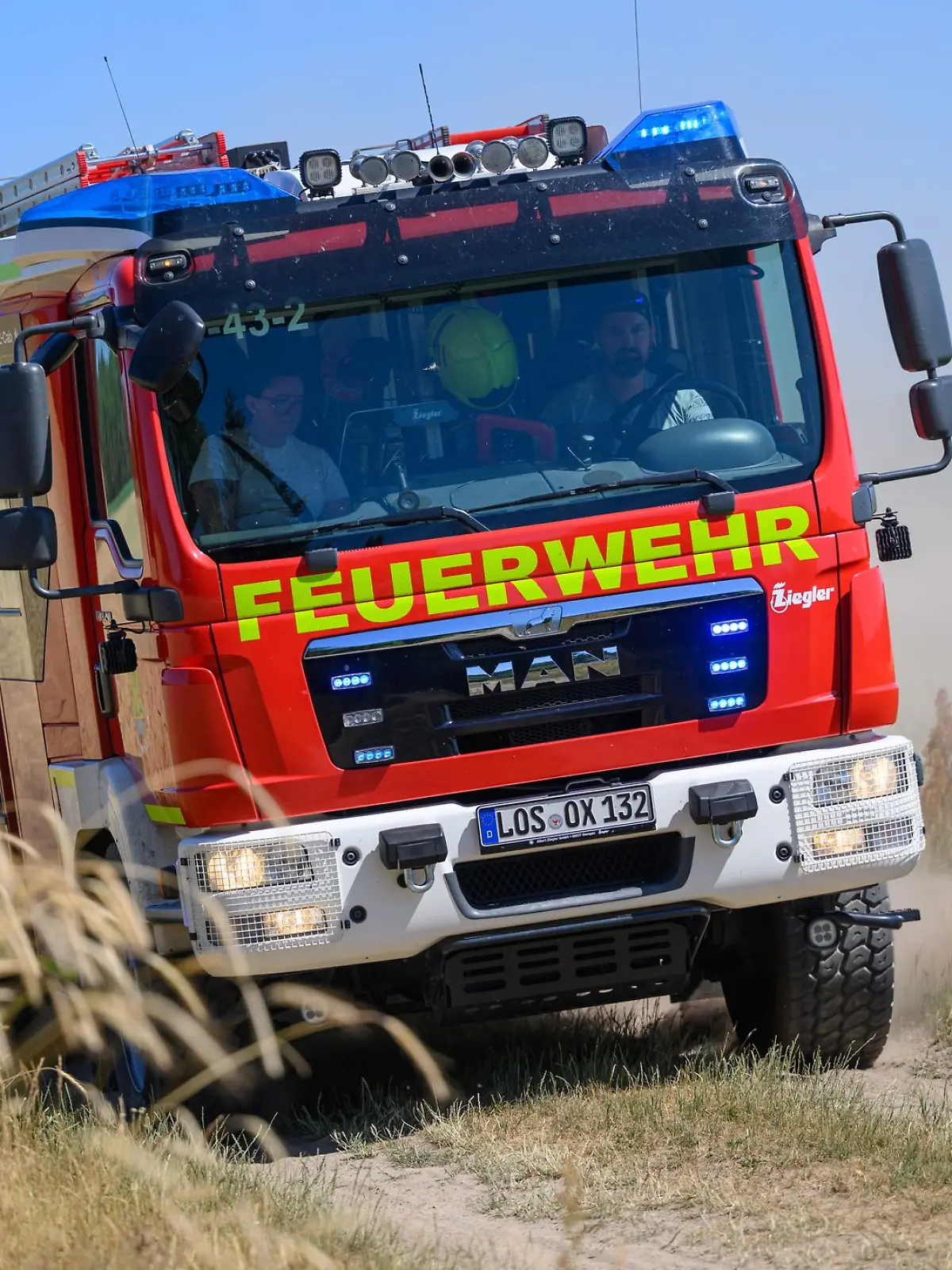Bild zu: "Erstes Dorf in Brandenburg wegen Waldbrand evakuiert"