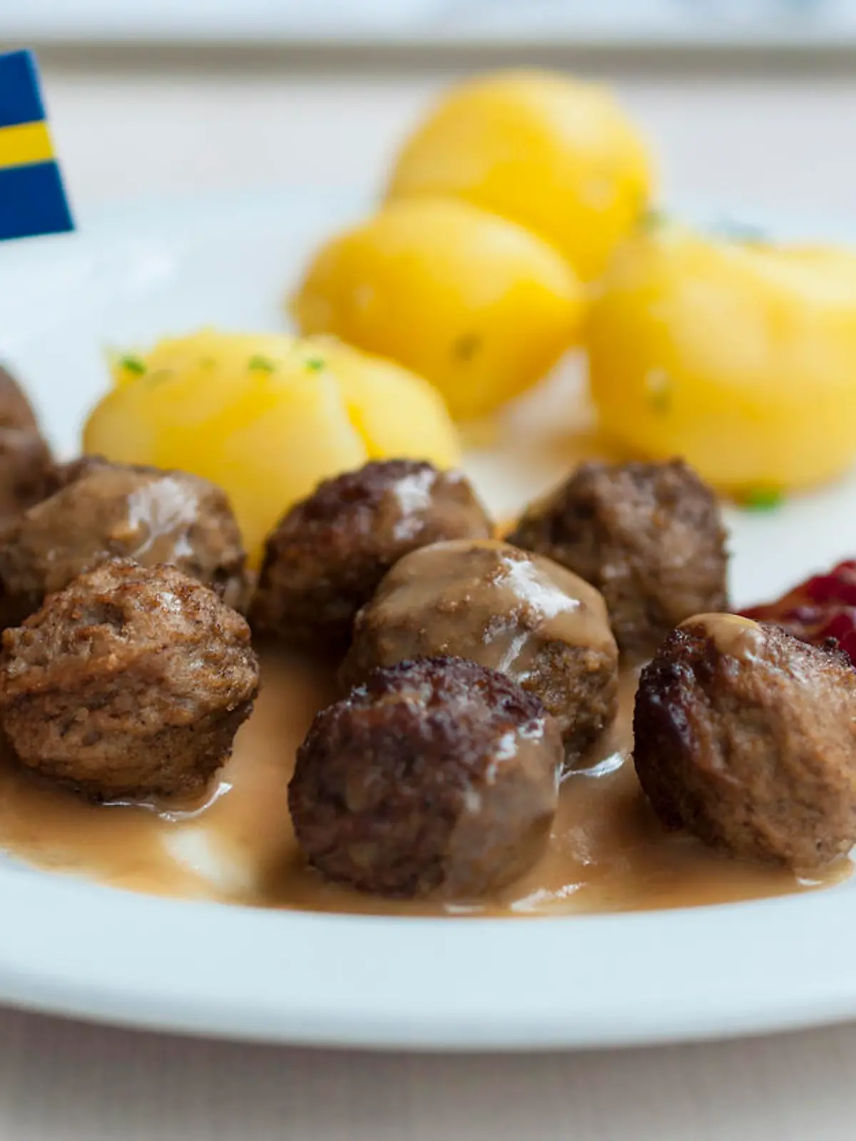 Schwedische Kötbullar mit Soße und Kartoffeln