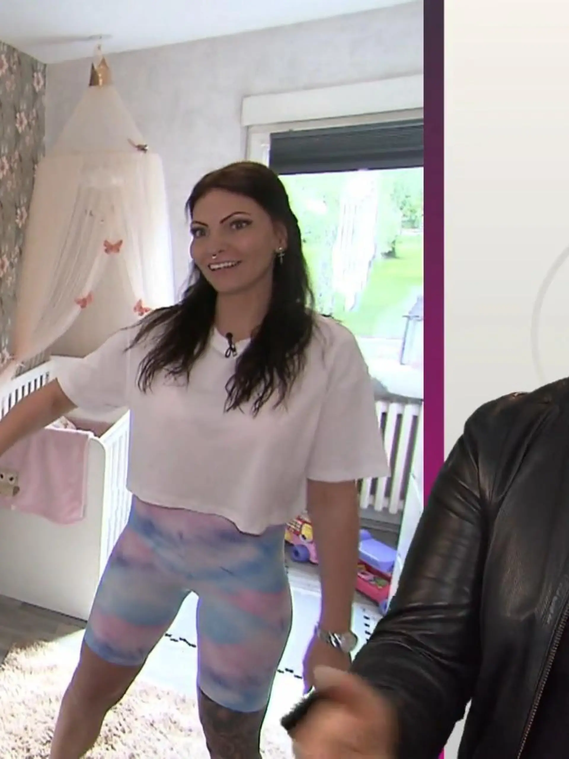 Bild zu: "Mara hat fast mehr Kleider als Mama"