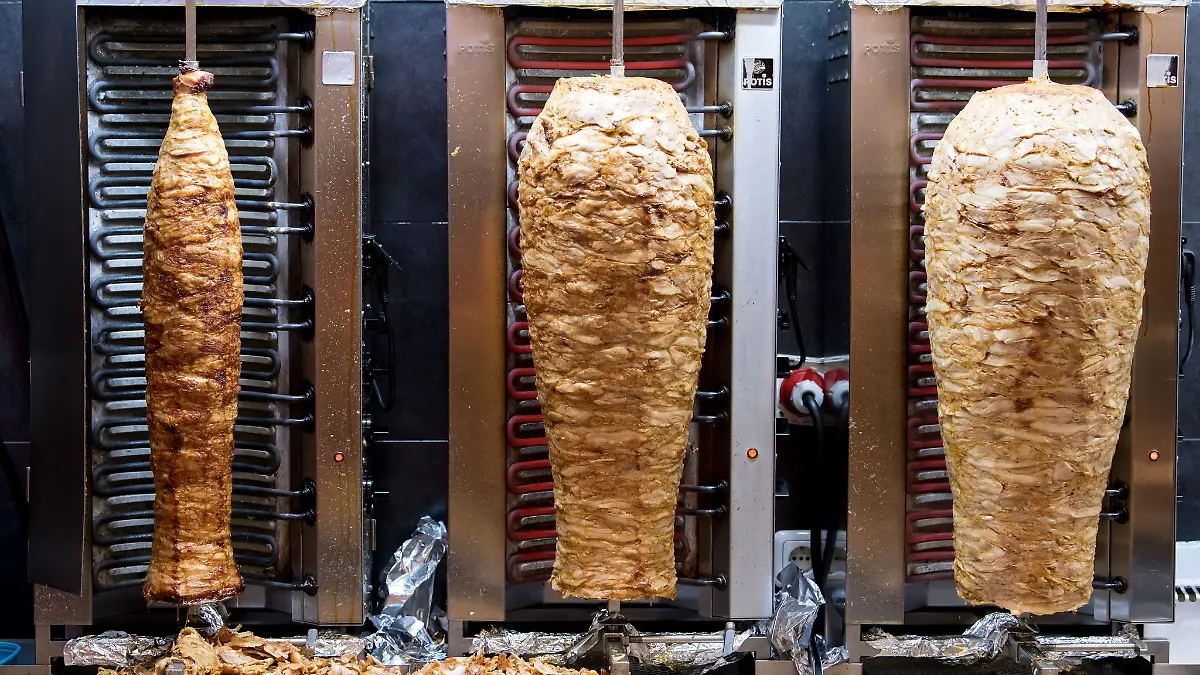40 Dönerspieße wurden an einem Feldweg in Niedersachsen entsorgt. (Symbolbild)